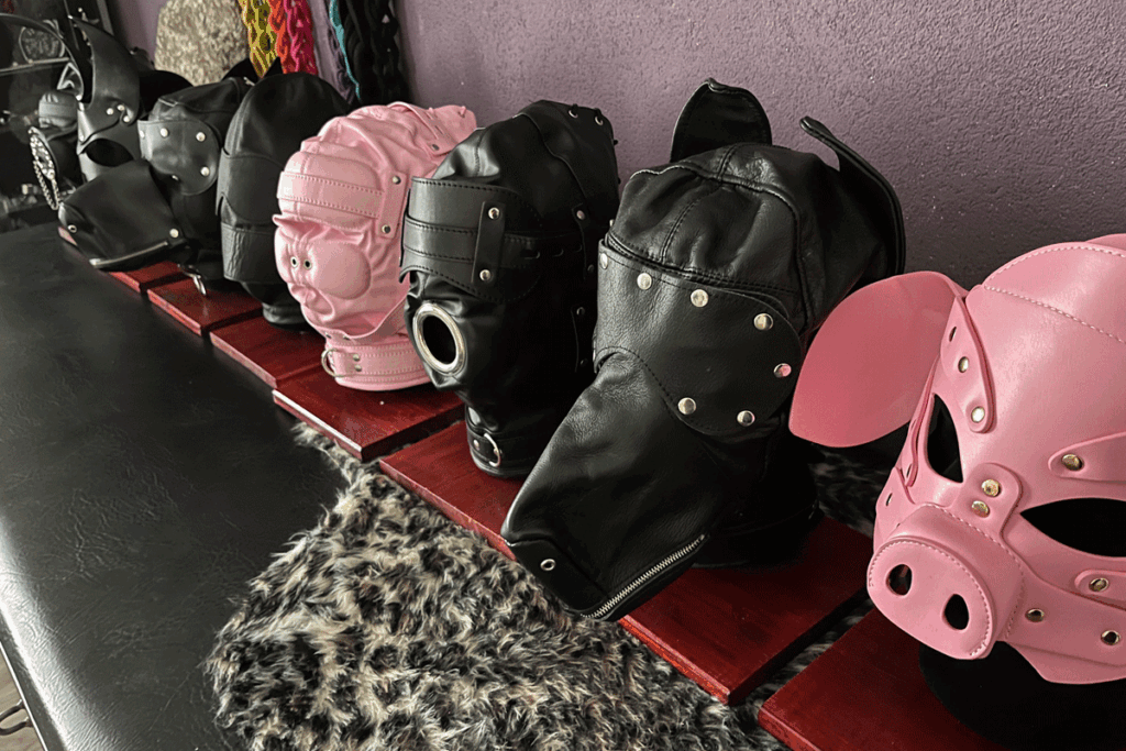 De invloed van maskers binnen de Femdom of BDSM